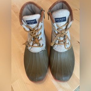 Sperry Women’s Duck boots size 8.5